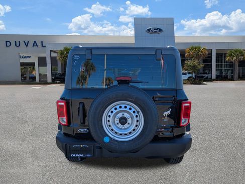 New 2025 Ford Bronco 4-Door image 4