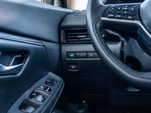 Used 2023 Nissan Sentra SV FWD image 23
