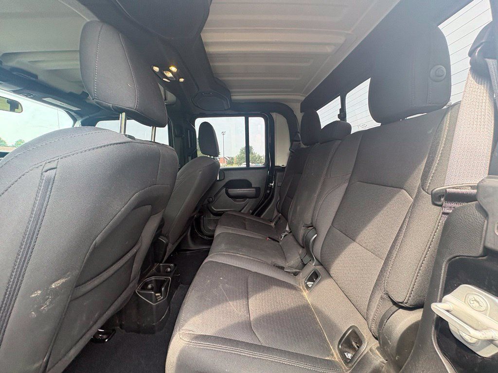 Used 2023 Jeep Gladiator Sport AWD/4WD image 13