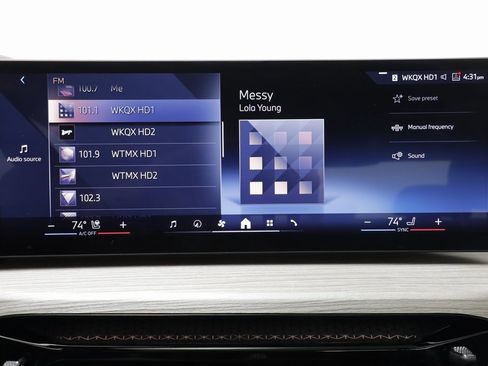 Certified 2025 BMW 330i xDrive Sedan image 10