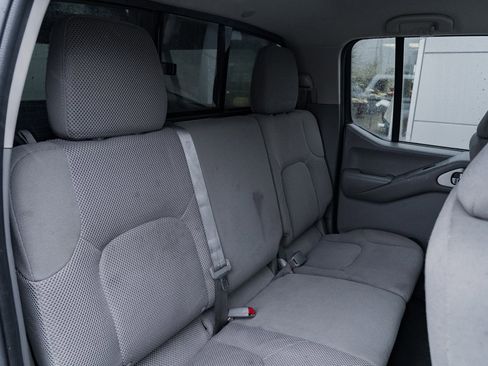 Used 2019 Nissan Frontier SV image 23