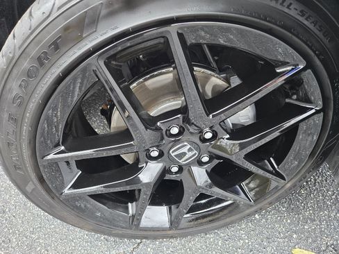 Used 2025 Honda Civic Sport image 16