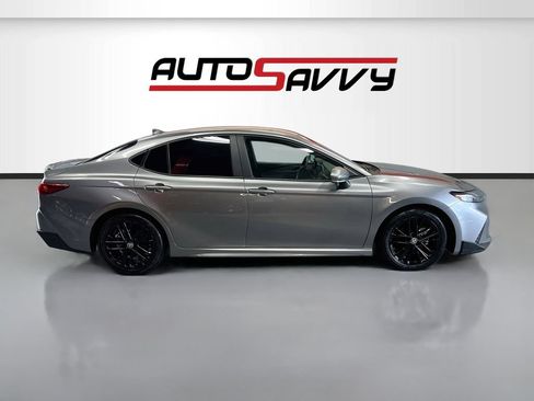 Used 2025 Toyota Camry SE FWD image 8