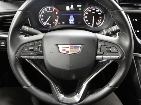 Used 2025 Cadillac XT6 Premium Luxury image 39