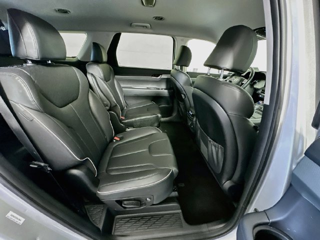 Used 2025 Hyundai Palisade SEL FWD image 25