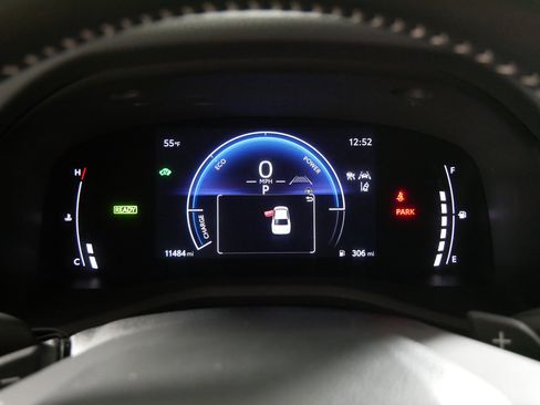 Used 2025 Toyota Camry SE FWD image 21