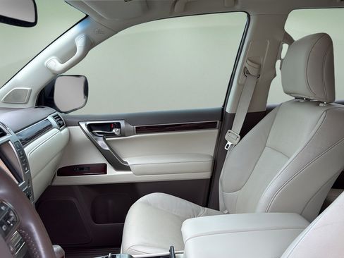 Used 2018 Lexus GX 460 Premium AWD/4WD image 13