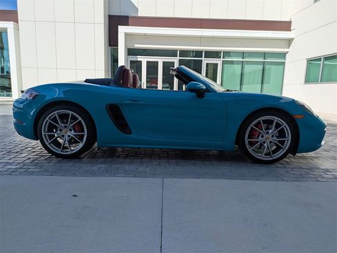 Used 2017 Porsche 718 Boxster S image 3