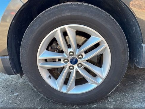 Used 2018 Ford Edge SEL image 12