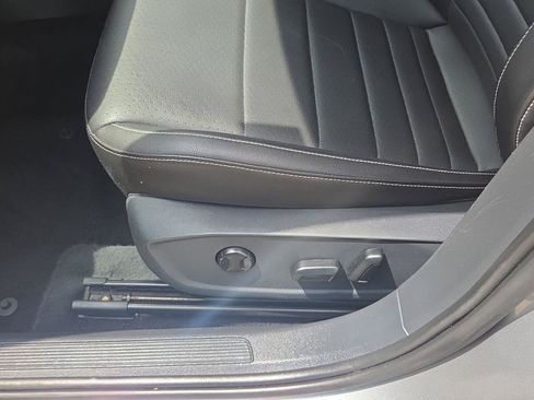 Used 2024 Volkswagen Jetta SE FWD image 15
