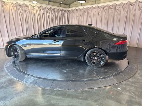 Used 2023 Jaguar XF SE RWD image 8