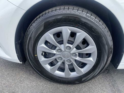 Used 2024 Kia Forte LX image 18