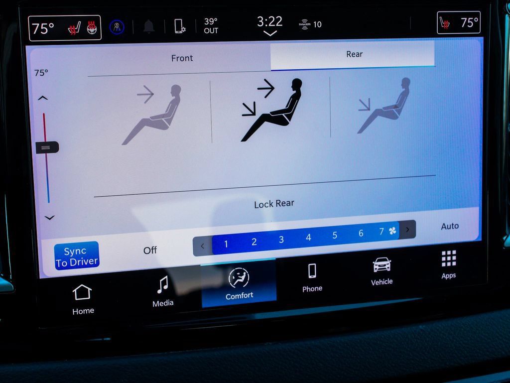 Used 2024 Chrysler Pacifica Touring-L FWD image 20