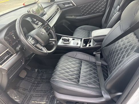 Used 2023 Mitsubishi Outlander SEL AWD/4WD image 13