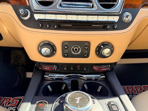 Used 2014 Rolls-Royce Ghost image 25