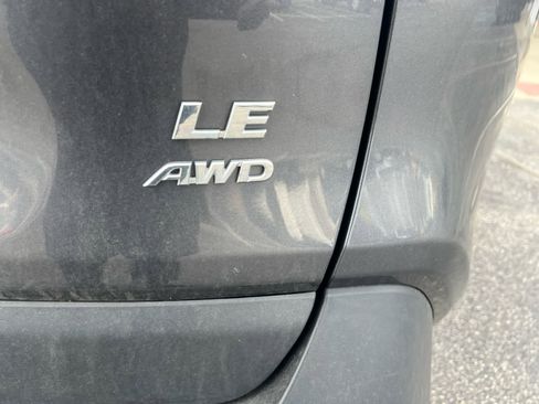 Used 2022 Toyota RAV4 LE image 12