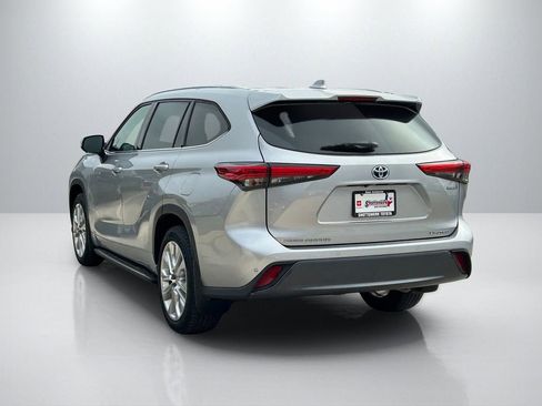 Used 2021 Toyota Highlander Limited AWD/4WD image 7