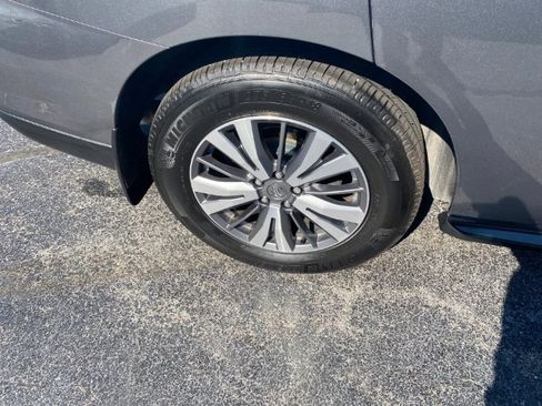 Used 2020 Nissan Pathfinder SV w/ Cargo Package image 25