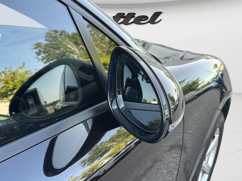 Used 2021 Porsche Macan AWD/4WD image 33