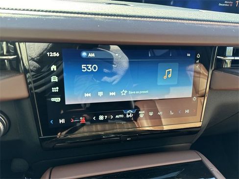 New 2025 Lincoln Navigator Reserve image 16