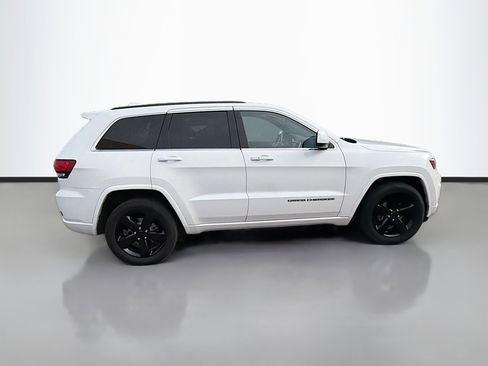 Used 2015 Jeep Grand Cherokee Altitude image 2