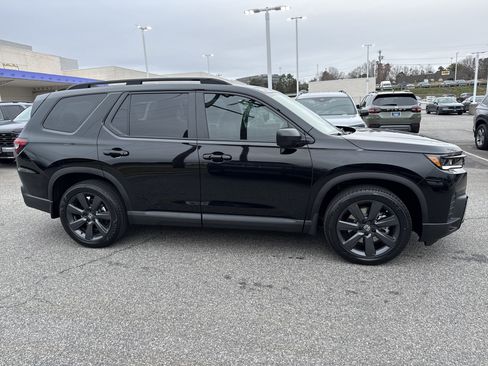 New 2026 Honda Pilot Sport image 10