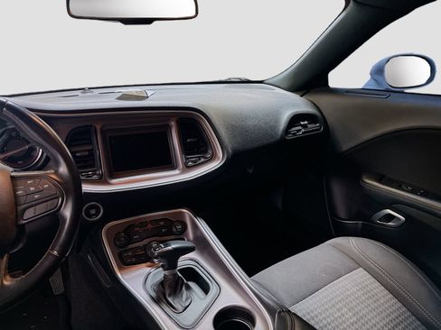 Used 2022 Dodge Challenger SXT RWD image 22