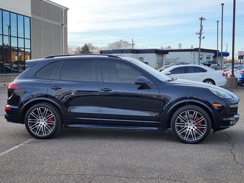 Used 2017 Porsche Cayenne GTS image 10