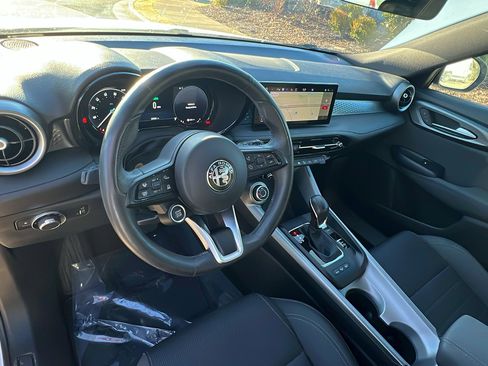 Used 2024 Alfa Romeo Tonale Sprint image 24