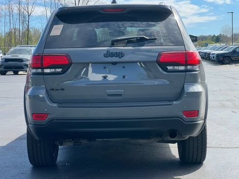 Used 2020 Jeep Grand Cherokee Laredo AWD/4WD image 45