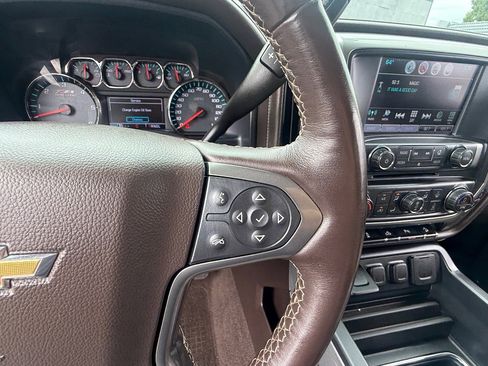 Used 2017 Chevrolet Silverado 1500 LTZ Z71 w/ LTZ Plus Package AWD/4WD image 24