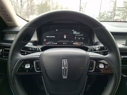 Used 2022 Lincoln Aviator AWD w/ Premium Package image 19