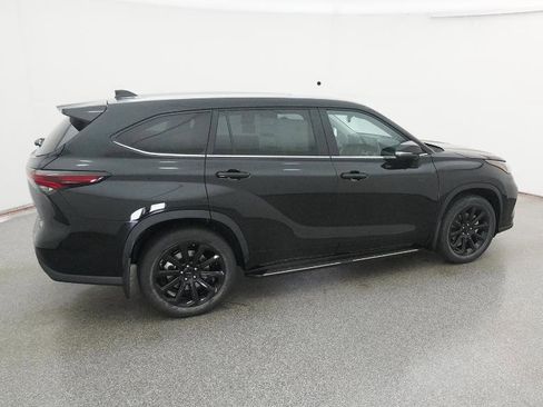 New 2026 Toyota Highlander XLE image 23