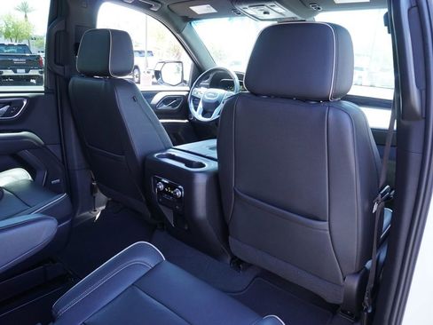 Used 2023 GMC Yukon SLT RWD image 12