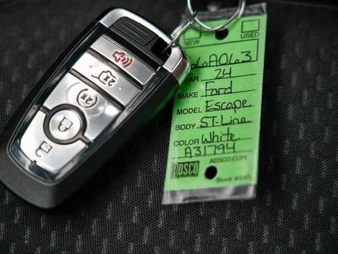 Used 2024 Ford Escape ST-Line w/ Tech Pack #1 AWD/4WD image 6