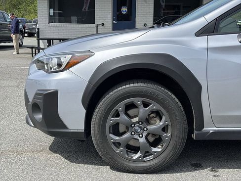 Used 2022 Subaru Crosstrek 2.5i Sport w/ Moonroof Package image 19