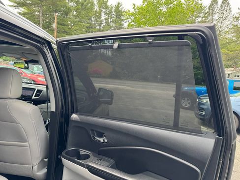 Used 2017 Honda Pilot Touring image 21