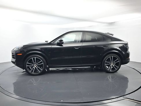 Certified 2025 Porsche Cayenne Coupe AWD/4WD image 2