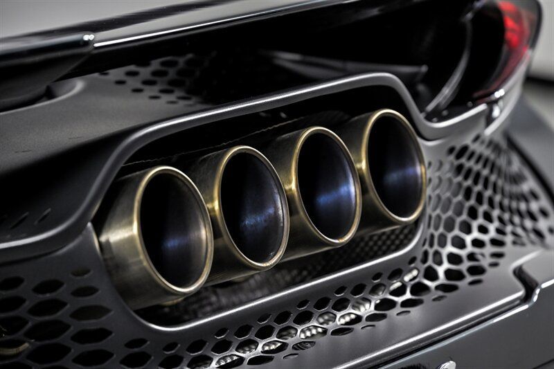 Used 2022 McLaren 765LT RWD image 26