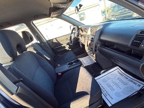 Used 2005 Honda CR-V LX image 12