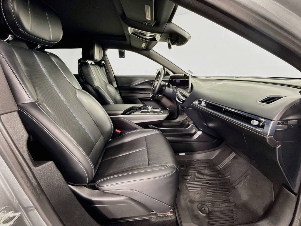 Used 2024 Cadillac Lyriq Sport w/ LPO, Floor Liner Package AWD/4WD image 27
