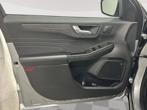 Used 2023 Ford Escape Platinum w/ Premium Technology Package image 19