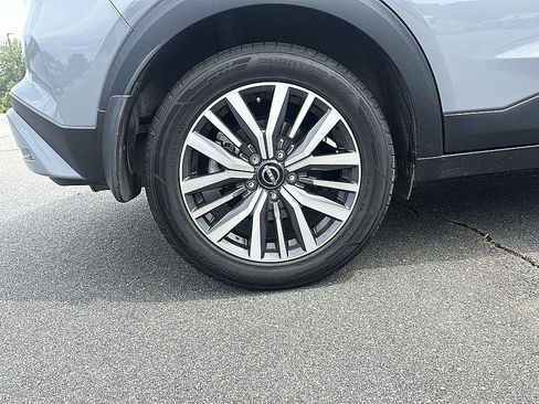 Certified 2024 Nissan Kicks SV FWD image 12