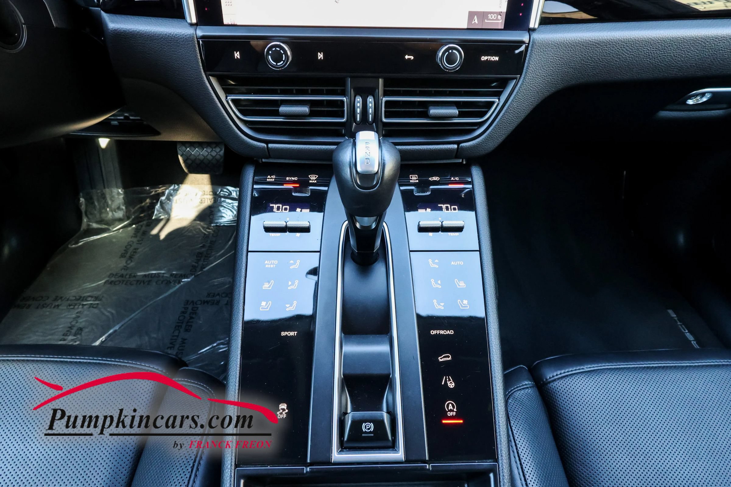 Used 2023 Porsche Macan AWD/4WD image 34