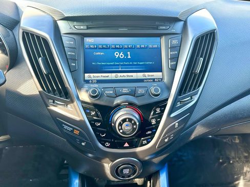Used 2013 Hyundai Veloster Turbo w/ Ultimate Pkg FWD image 22