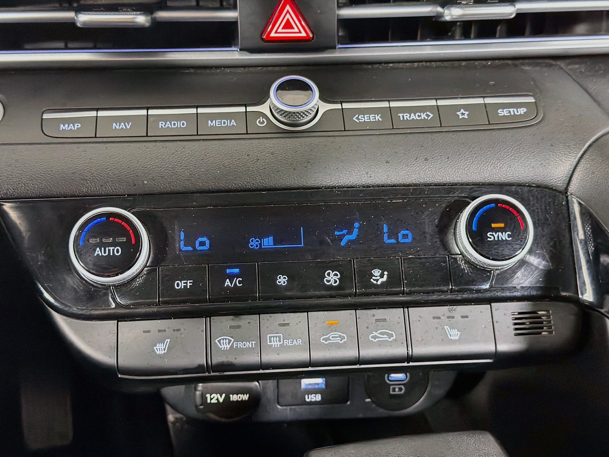 Used 2025 Hyundai Elantra Limited FWD image 24