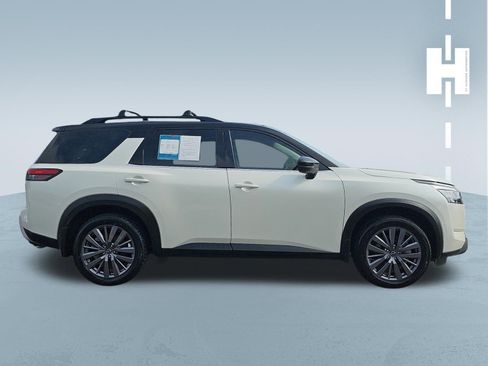 Used 2023 Nissan Pathfinder SL w/ SL Premium Package FWD image 3