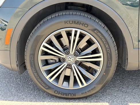 Used 2018 Volkswagen Tiguan SEL FWD image 10