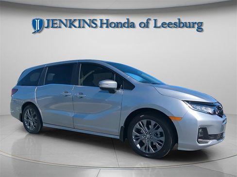 New 2026 Honda Odyssey Touring image 2