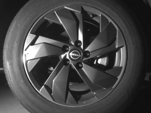 Used 2025 Nissan Rogue SV image 13